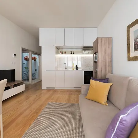 Bmyguest - Loios Terrace